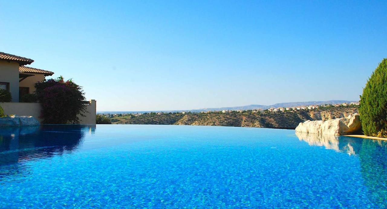 Modern Apartment Nz11 Large Balconies With Sea And Mountain Views Kouklia Bagian luar foto