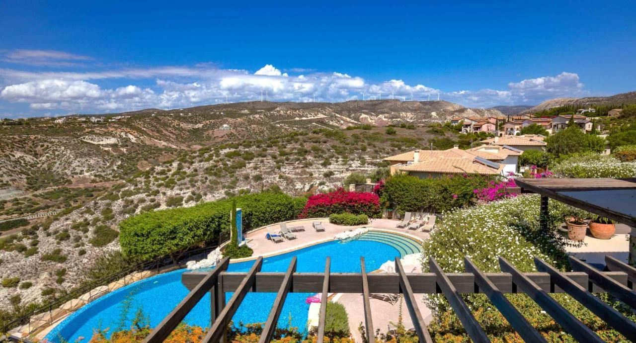 Modern Apartment Nz11 Large Balconies With Sea And Mountain Views Kouklia Bagian luar foto