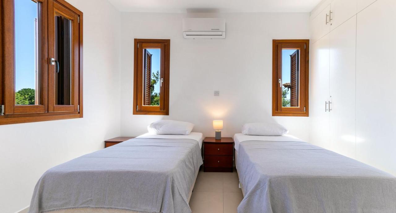 Modern Apartment Nz11 Large Balconies With Sea And Mountain Views Kouklia Bagian luar foto