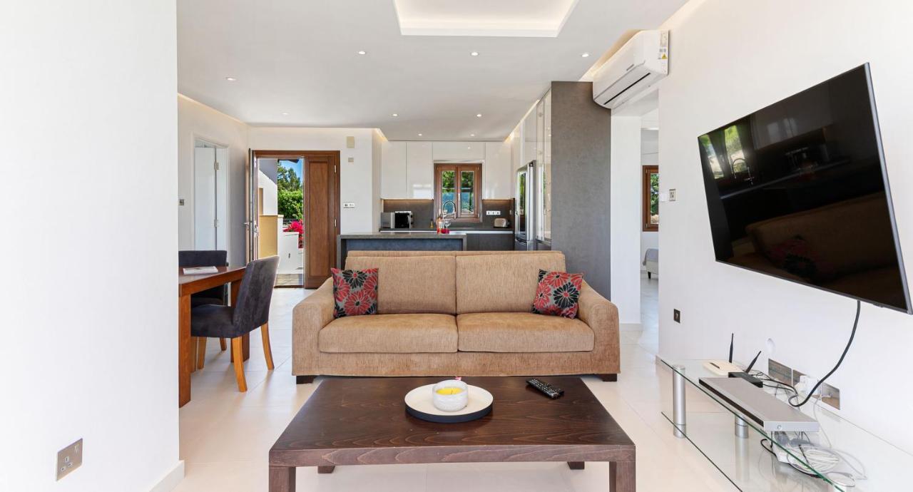 Modern Apartment Nz11 Large Balconies With Sea And Mountain Views Kouklia Bagian luar foto